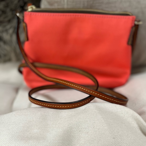 Dooney & Bourke Coat Canvas Crossbody Pouchete Red - Picture 8 of 13